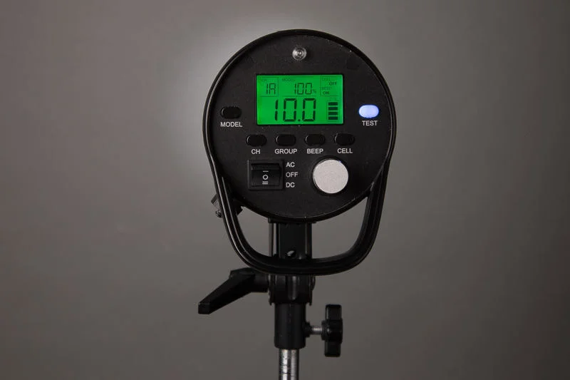 clean, clear, easy to use controls on the Interfit S1