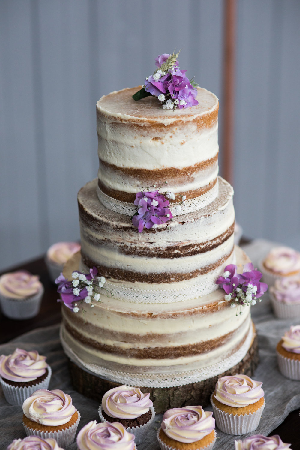 cupcake-weddingcake-1-2.jpg