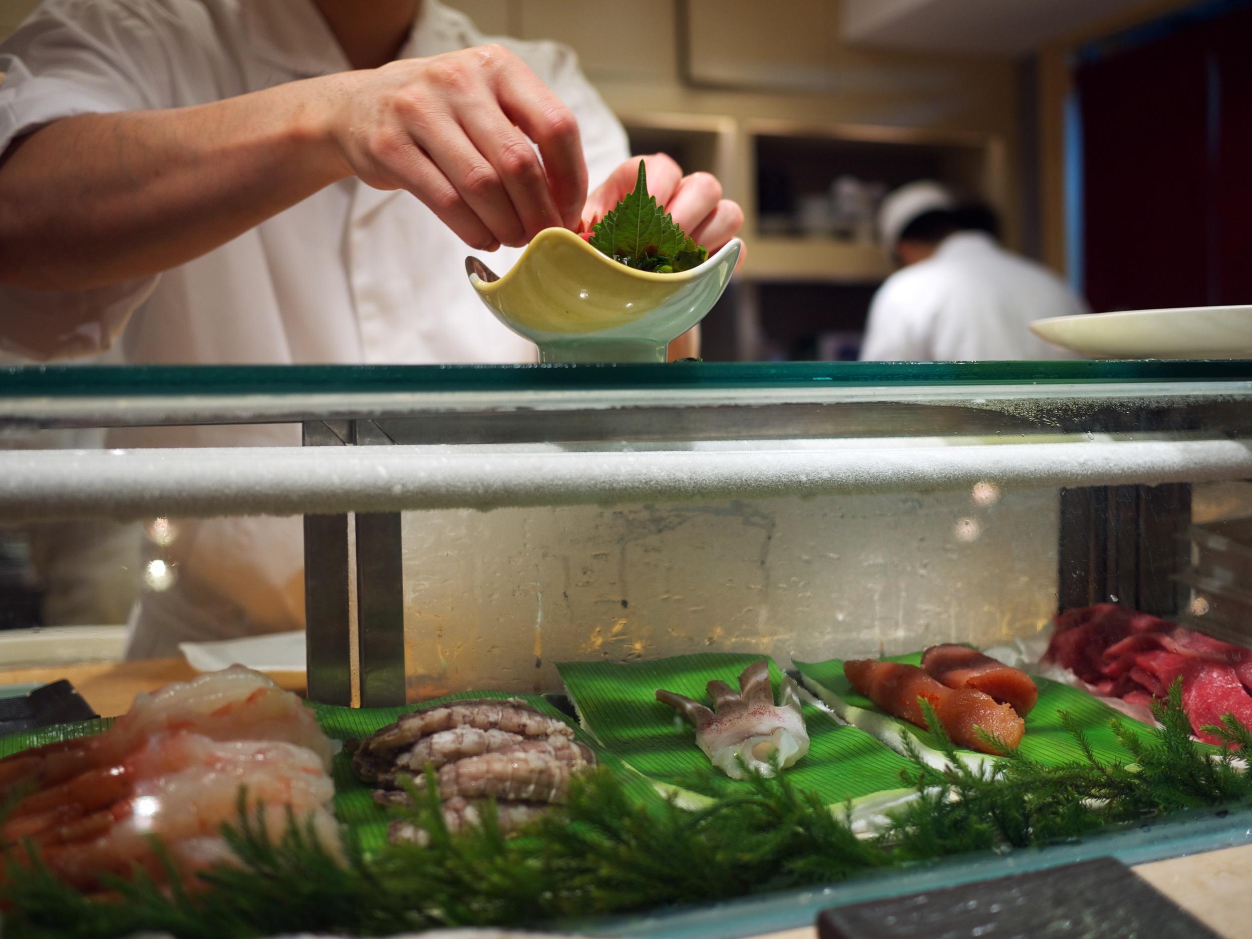 FOOD-SushiShin_2011-09-04_12-22-53_P1040263_©JosephLinaschke2011.jpg