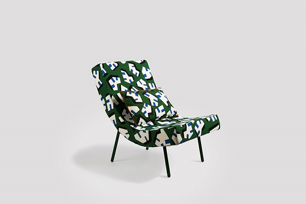 Wrong-for-Hay-Curve-chair-Image-Source-wrongforhaycom.jpg