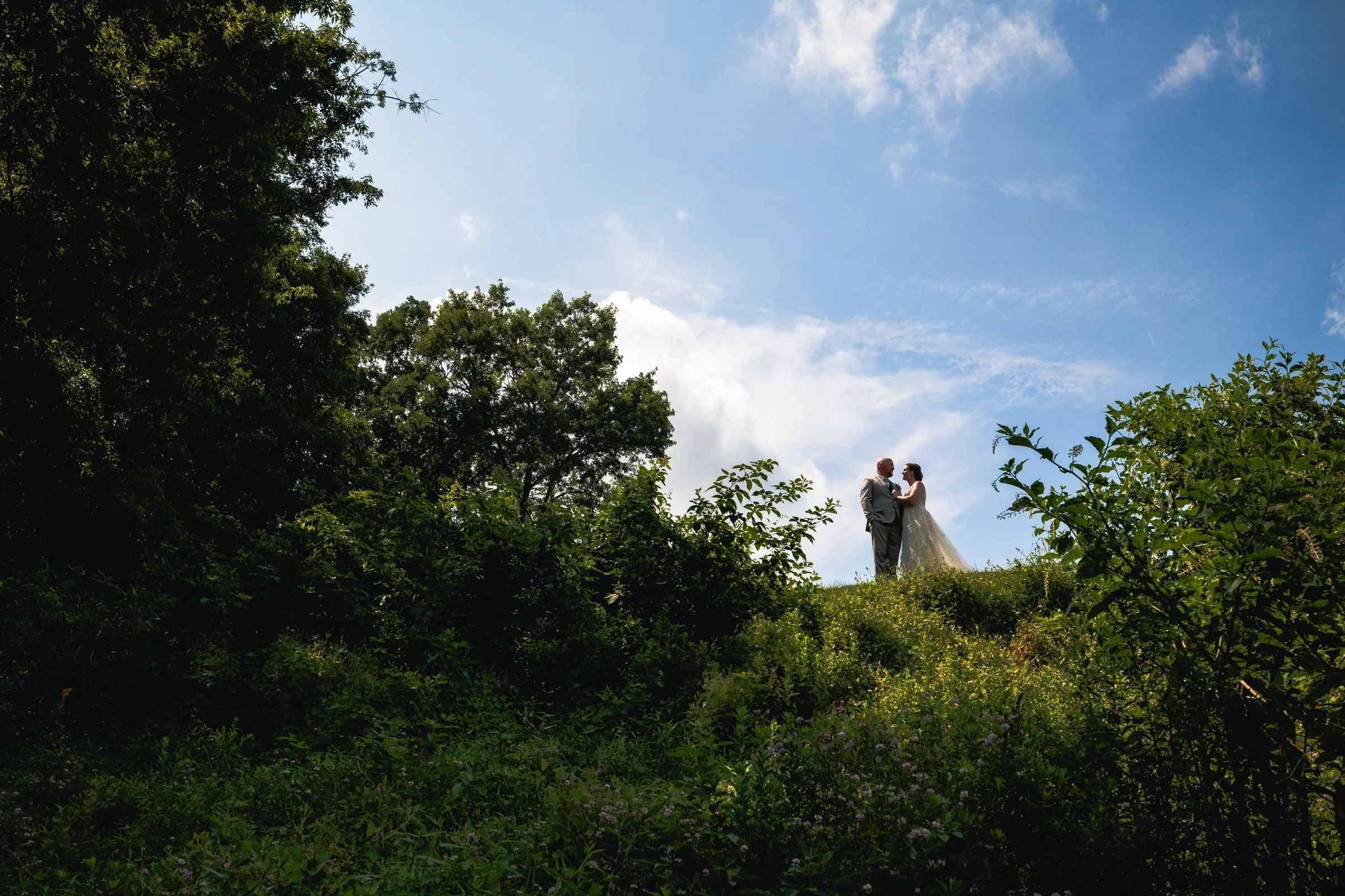 West Hills Country Club Summer Wedding - Kim and Matt