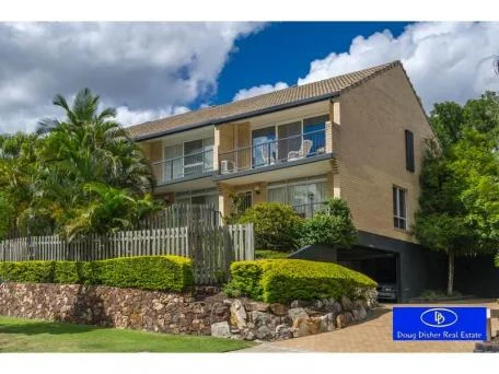 4/81 sandford street, st lucia. sold for $524,000