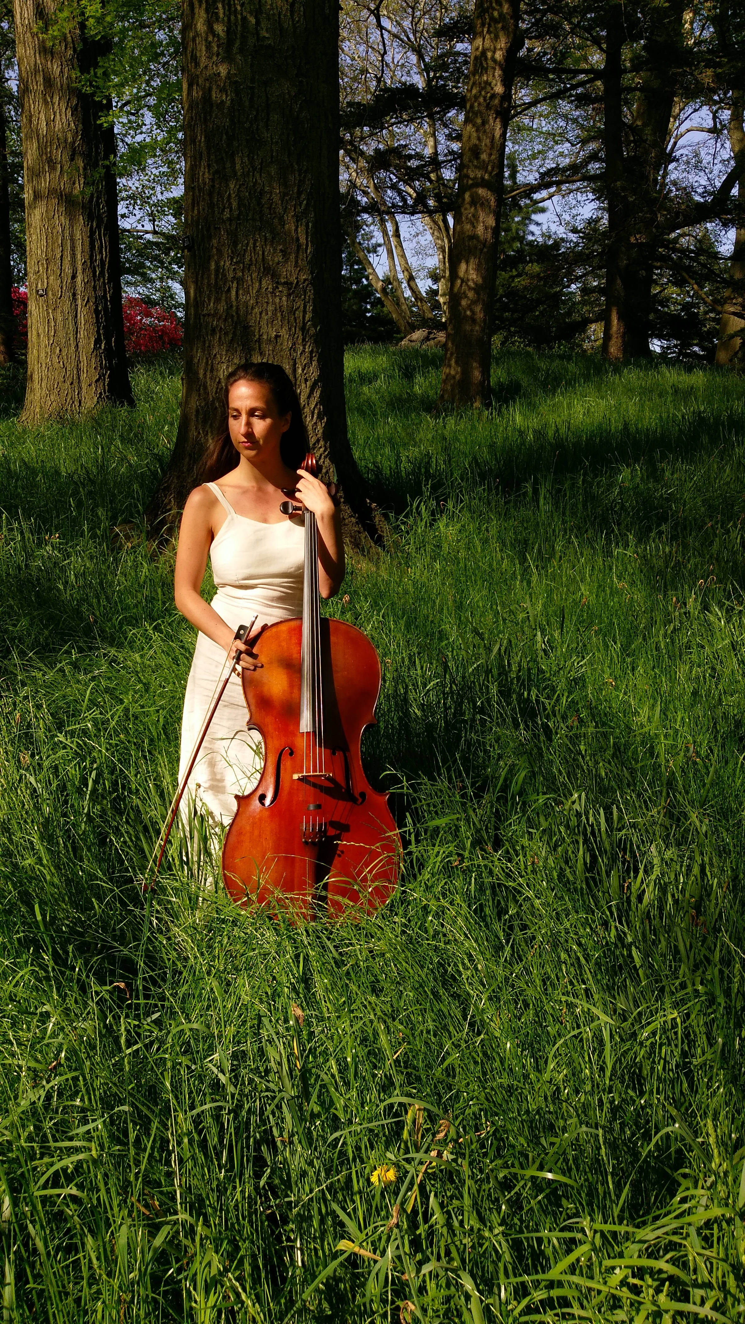 lara in the daffodils web.jpg