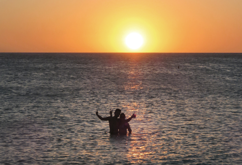 The color tones change every minute and gives it a great sense of warmth and peacefulness. Once captured, the feeling of ultimate relaxation came over me and it was time to sit back and enjoy the sunset.