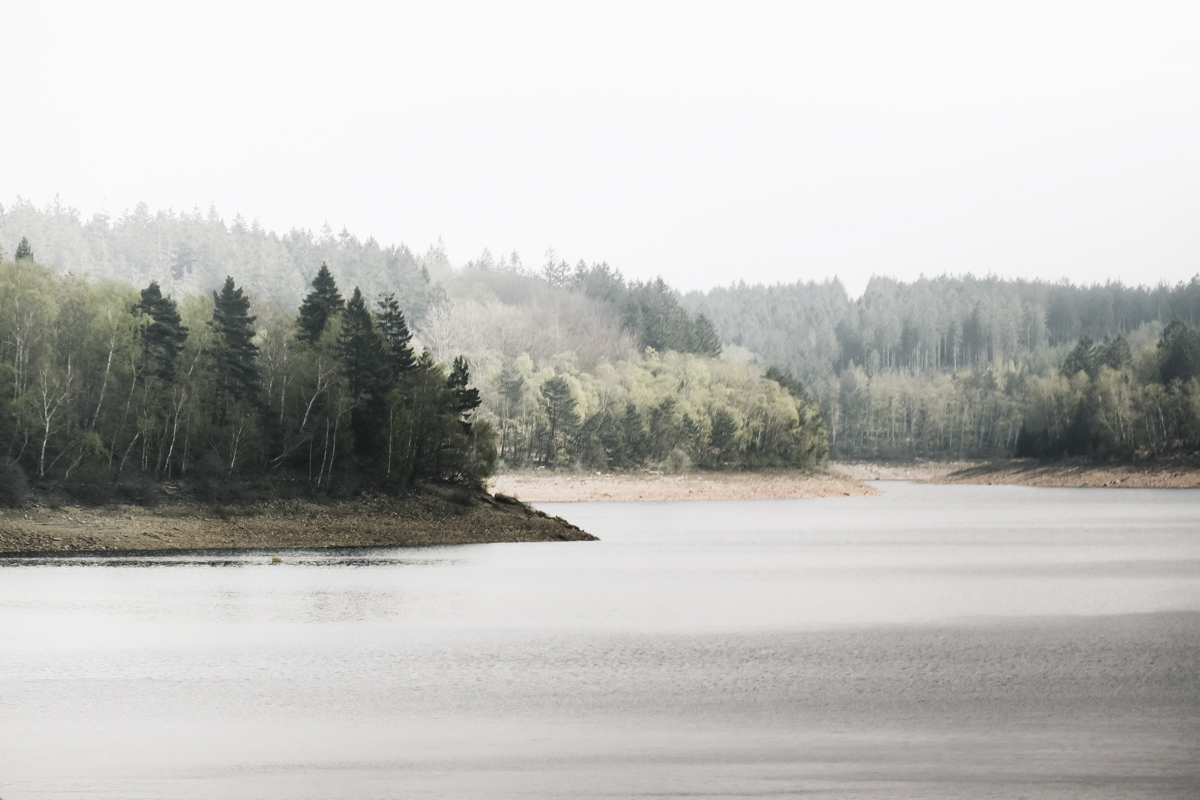 Views on Lac d’Eupen as seen from the dam