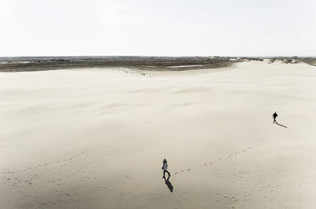 An impressive scenery to see so much sand...