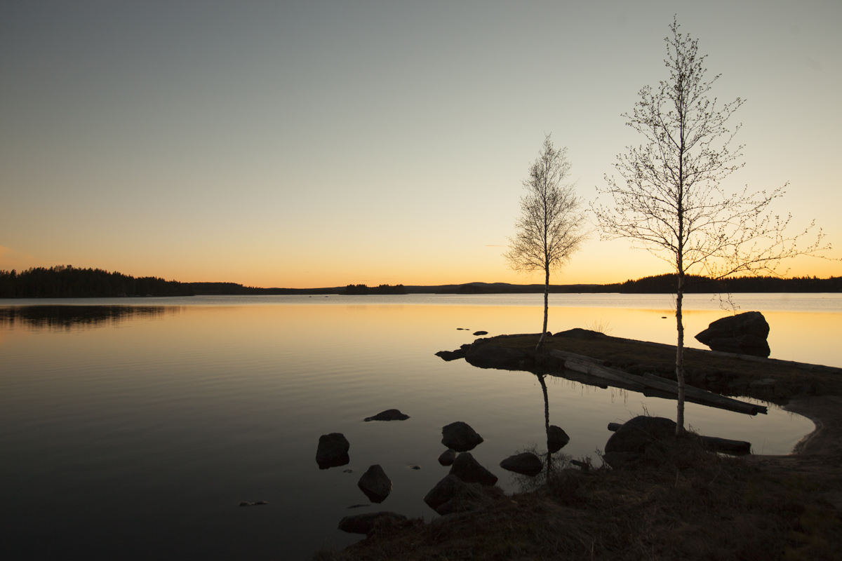 A perfect place to watch a sunset and sunrise is this tranquil lake in Gransjön, at just 15 minutes drive from the hotel.