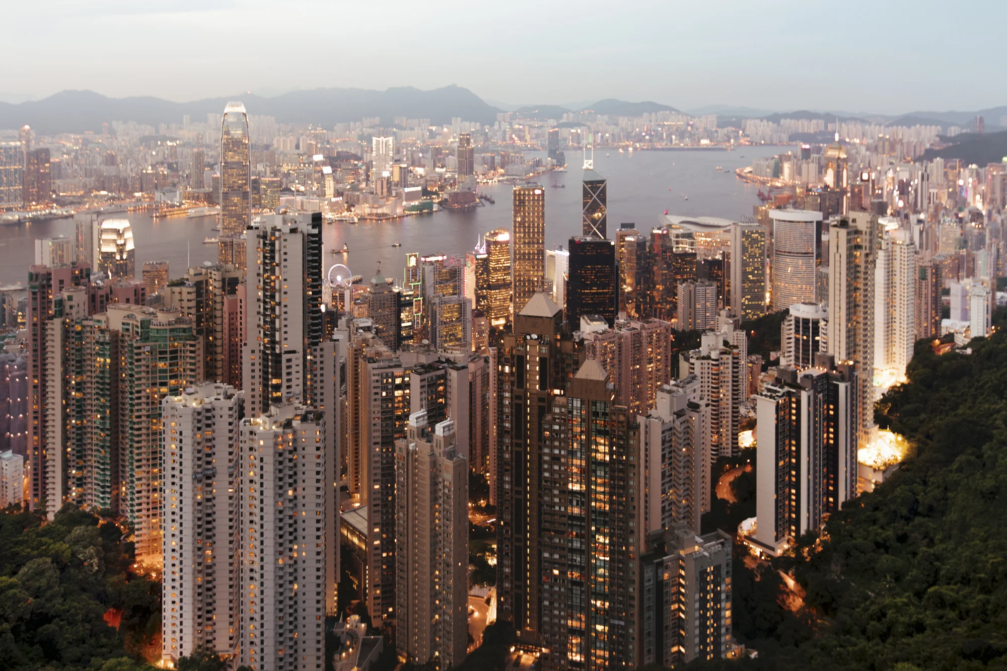 Night falls at the Peak.