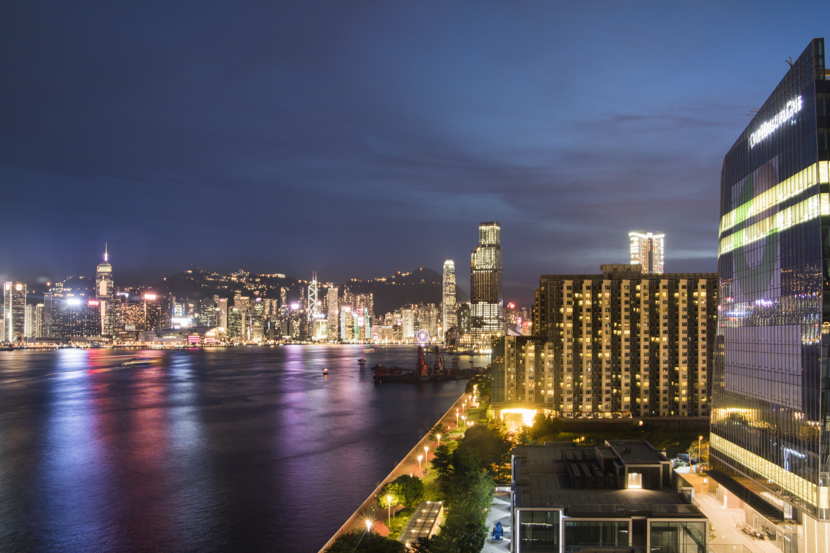 From the Sugar Bar, you have an outstanding view over the Hong Kong skyline.