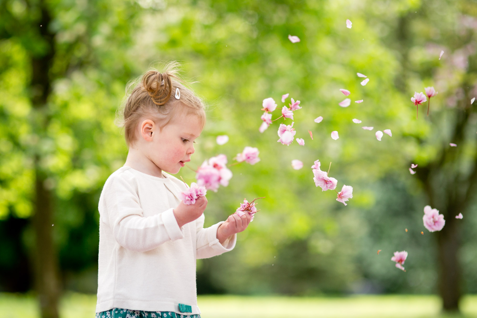 family-portrait-photography-spring-blossom-13.jpg