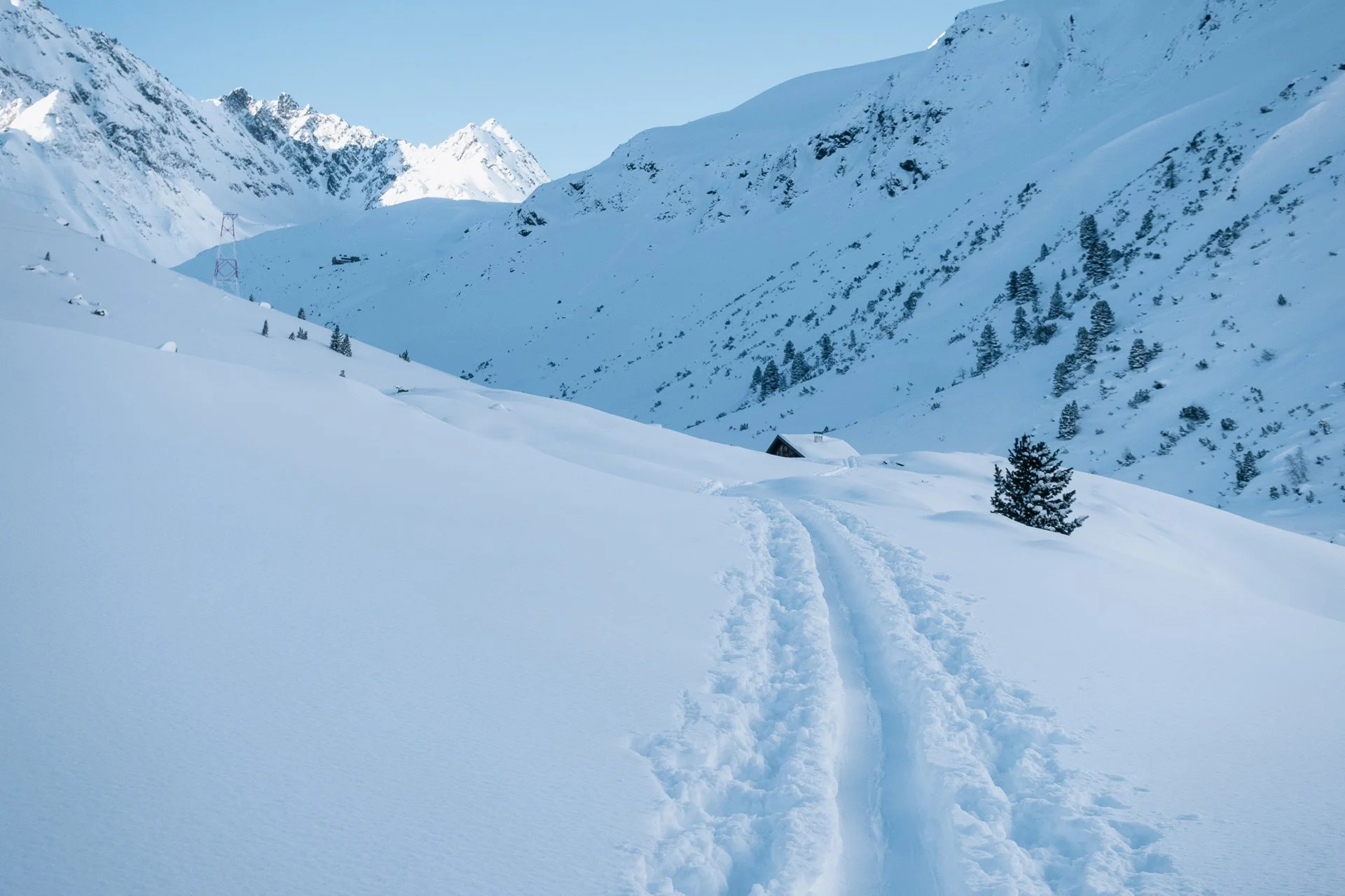 Daniel Keppler_Black or White_2024_skitour_Praxmar-1-5.jpg