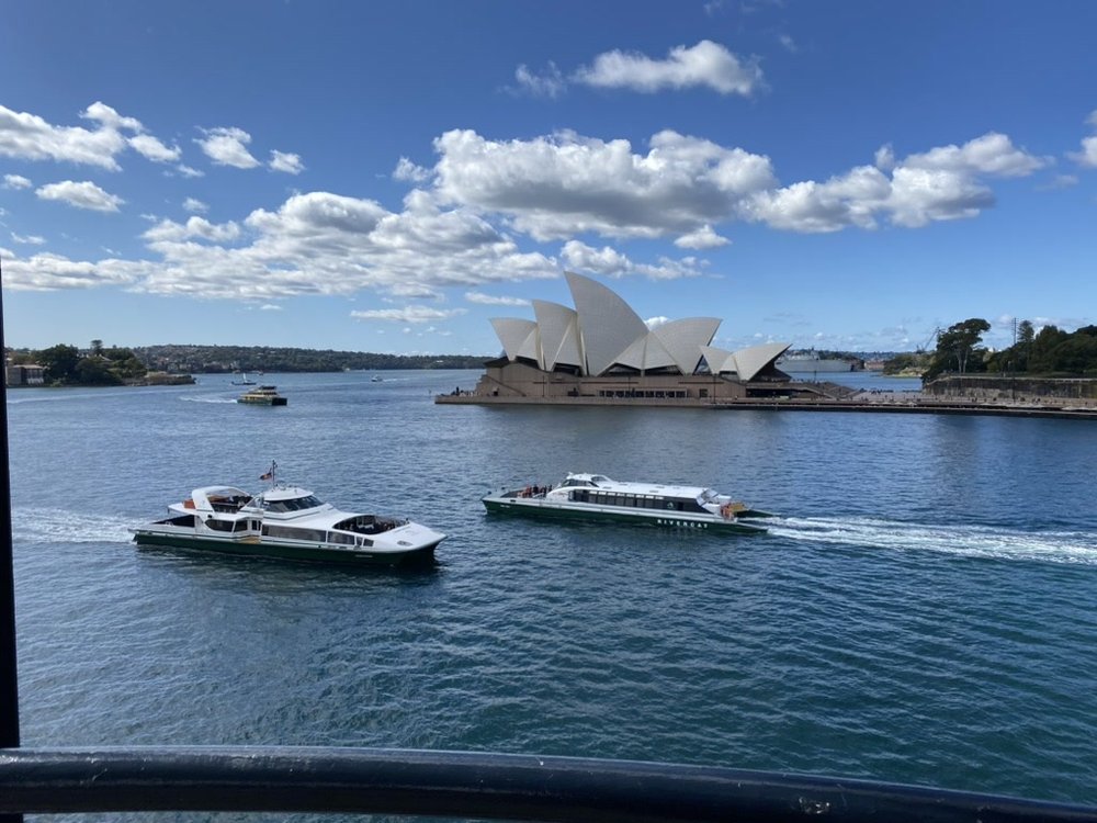 ferries-sydney-harbor.jpg