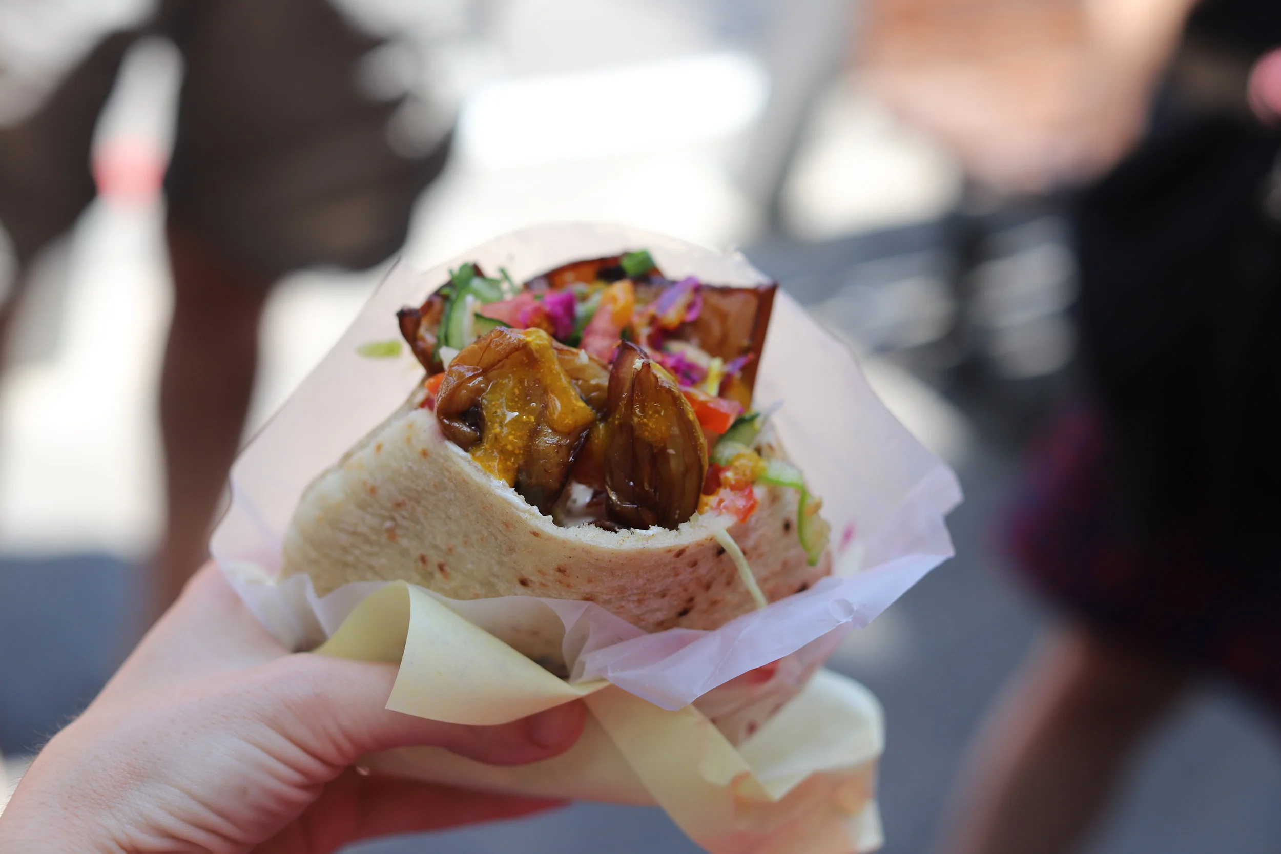 CarmelMarket_Sabich_02.JPG