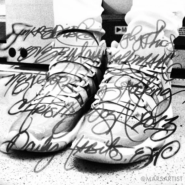 Graff n’ Greys ~
“Inkredible Hieroglyphics
@walkmanski85
New York City Rockin
Chris Mendoza 2013
Daily Habits”
A true artist and homie, give @walkmanski85 some love❤my girl @shelleyreyes rocking her #coolgreys one of the most beautiful female sneakerheads other than @aubrymarie