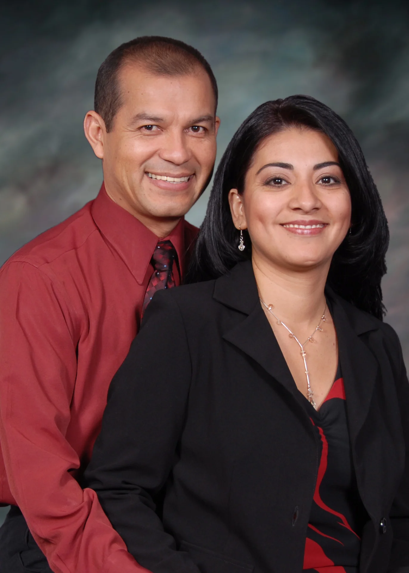 Pastor Saúl y Carolina Hernández