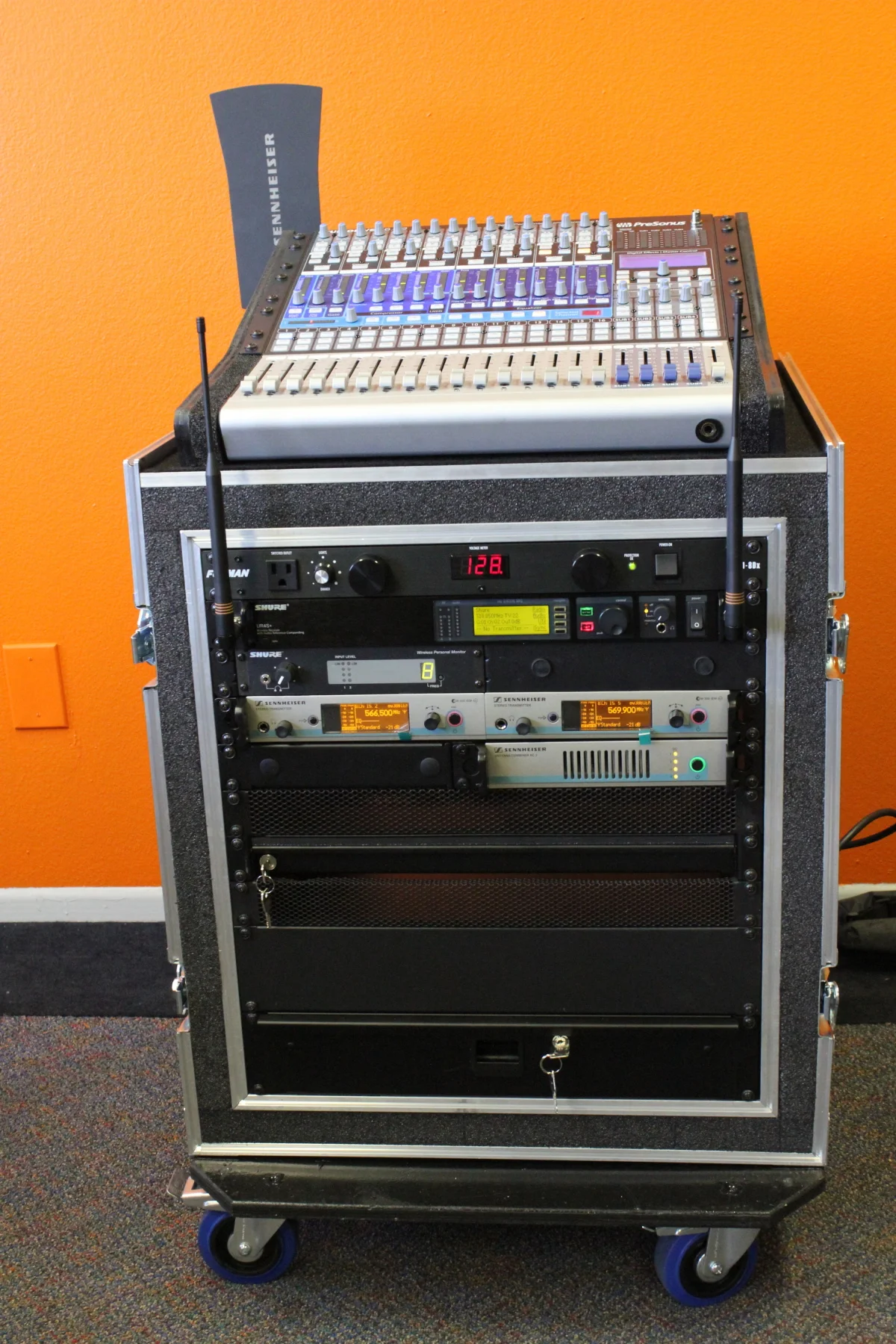 Mixer top rack with Wireless microphone and in-ears