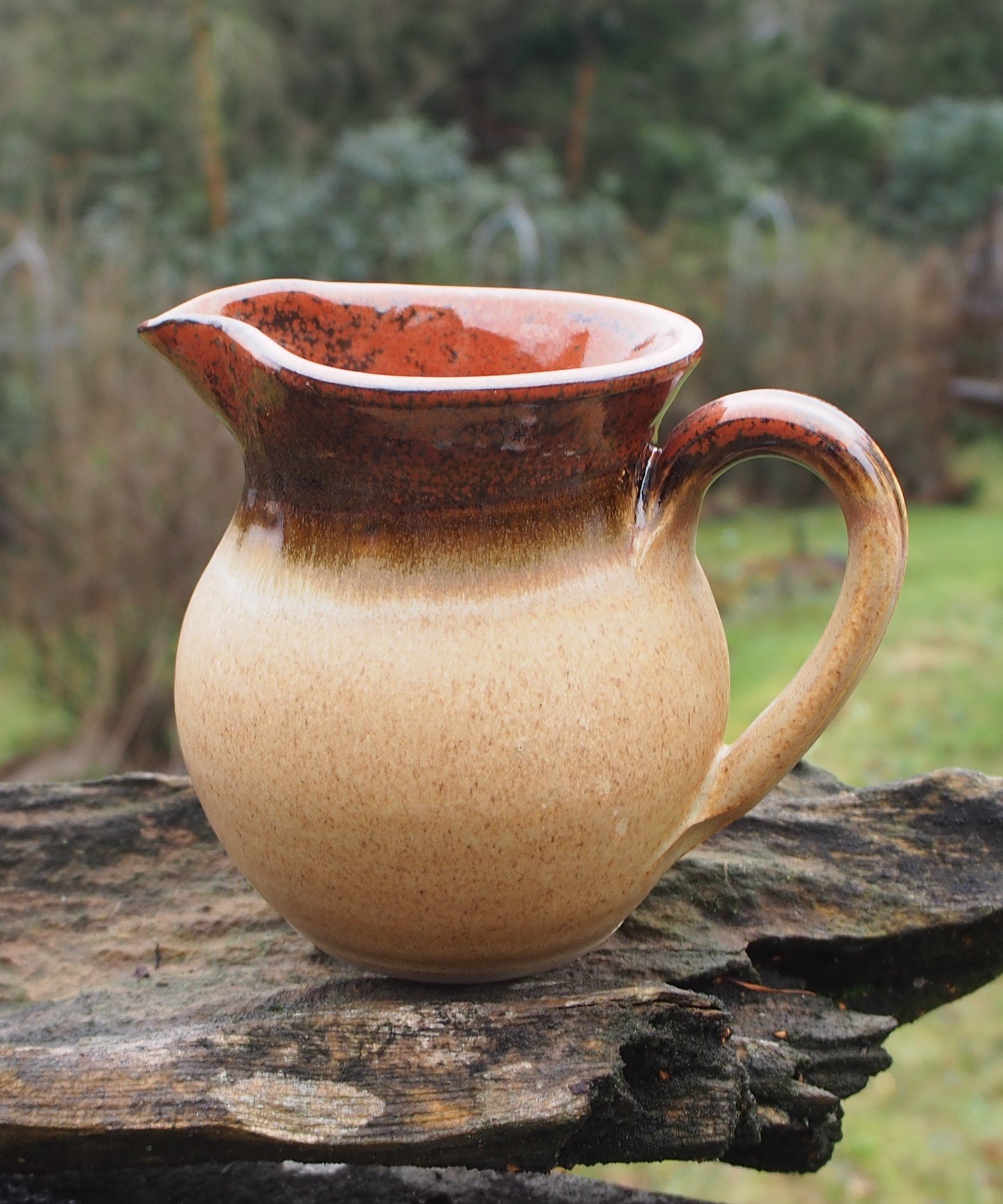 10 x 8 cms  Geoff Brown Red, oatmeal  £20.00