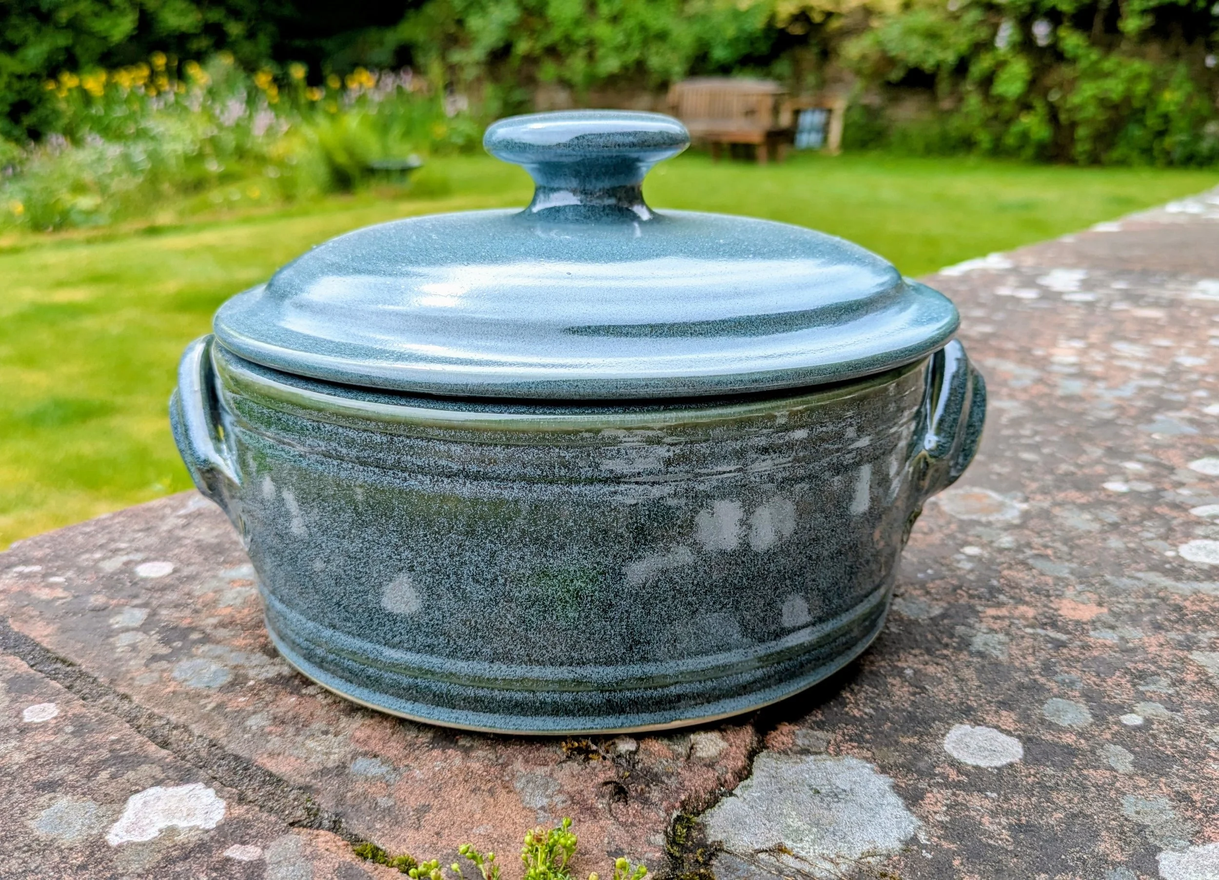 Green magnetite, lidded casserole.