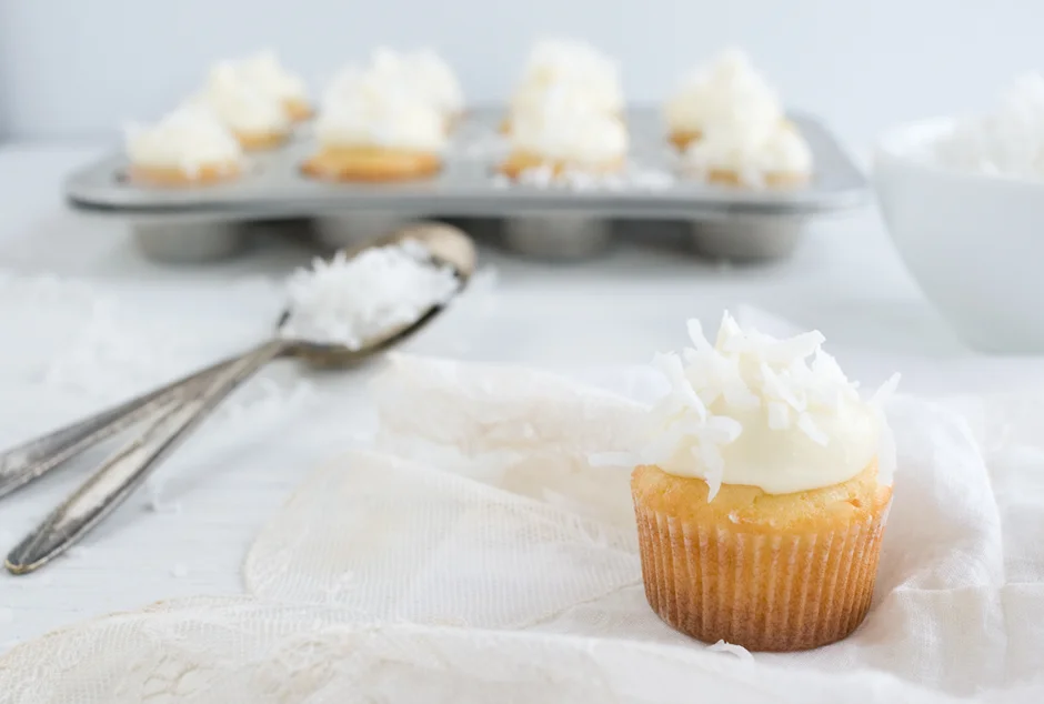 coconutcupcake1.jpg