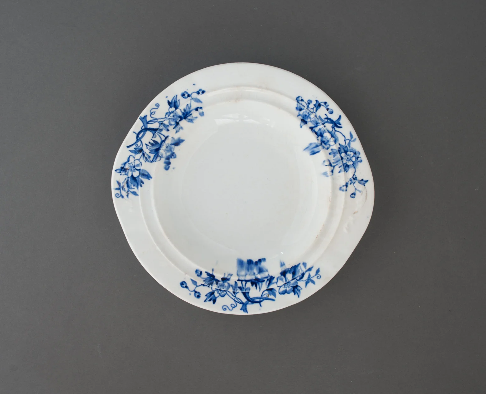 FoodPhotographyProps_NicoleMcQuade_vintagebluebowl.jpg
