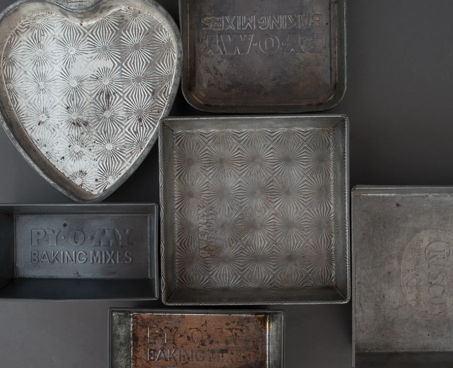 FoodPhotographyProps_NicoleMcQuade_vintagebakingpans.jpg