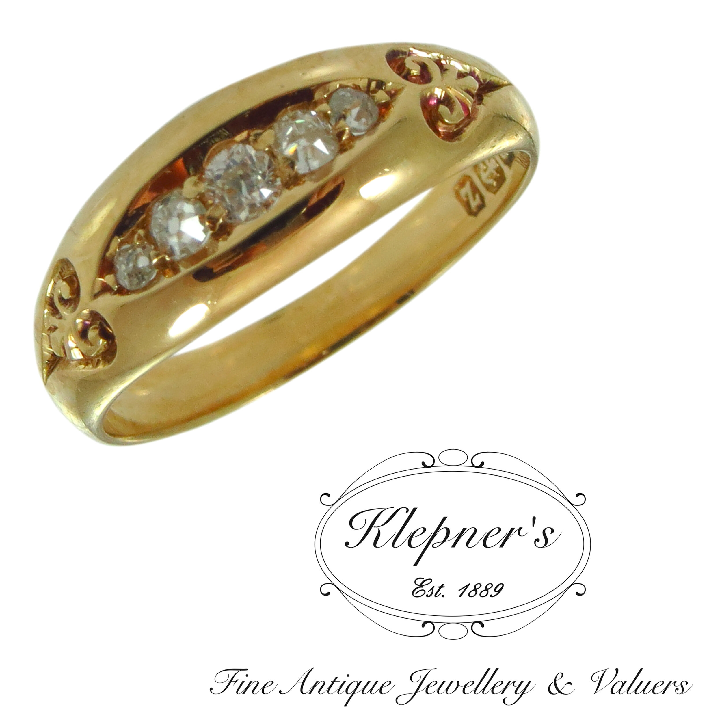 Art Deco Diamond Filigree Ring of 18k White Gold - Trademark Antiques