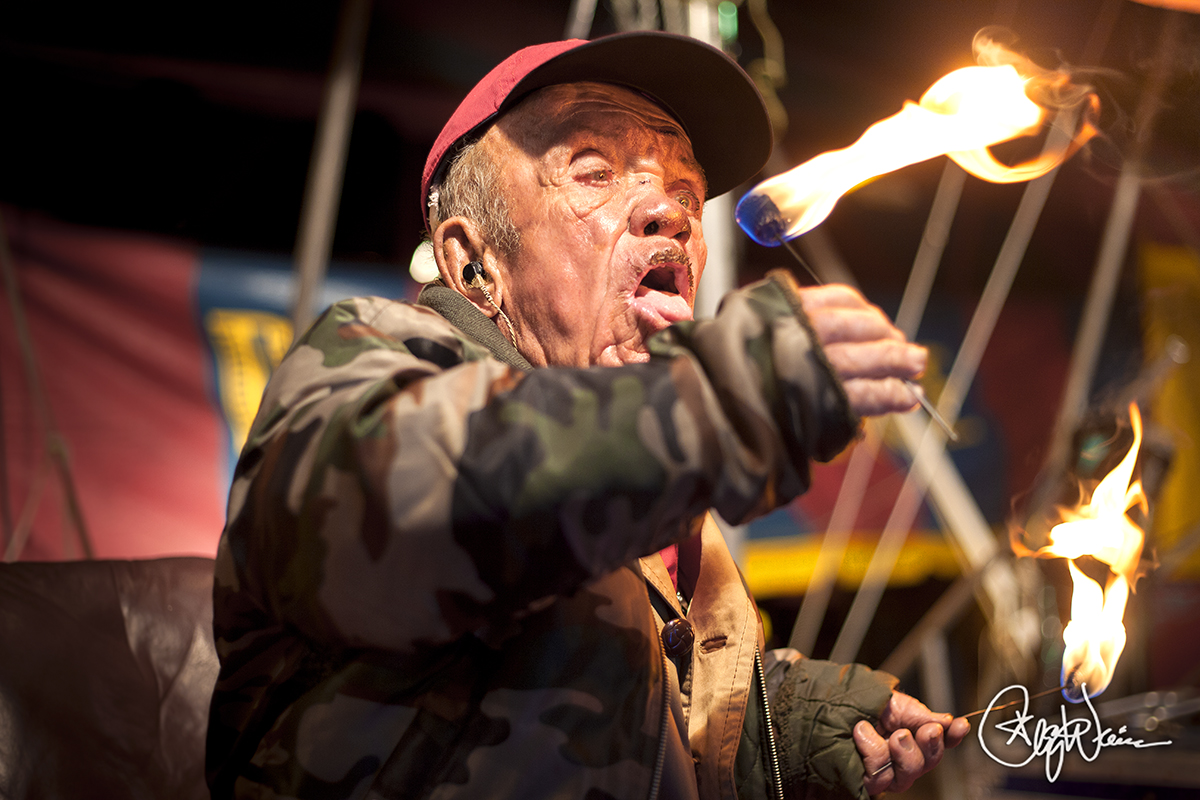 Pete the Fire eating Pygmy II.jpg