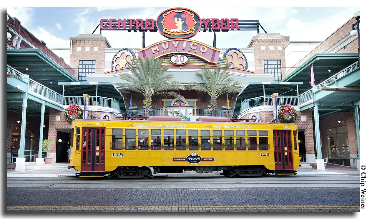 Streetcar at Centro Ybor.jpg