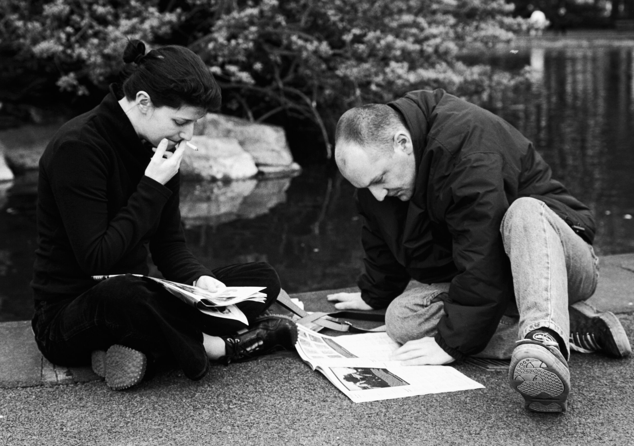 Bob Fagan_Dublin_Couple Reading.jpg