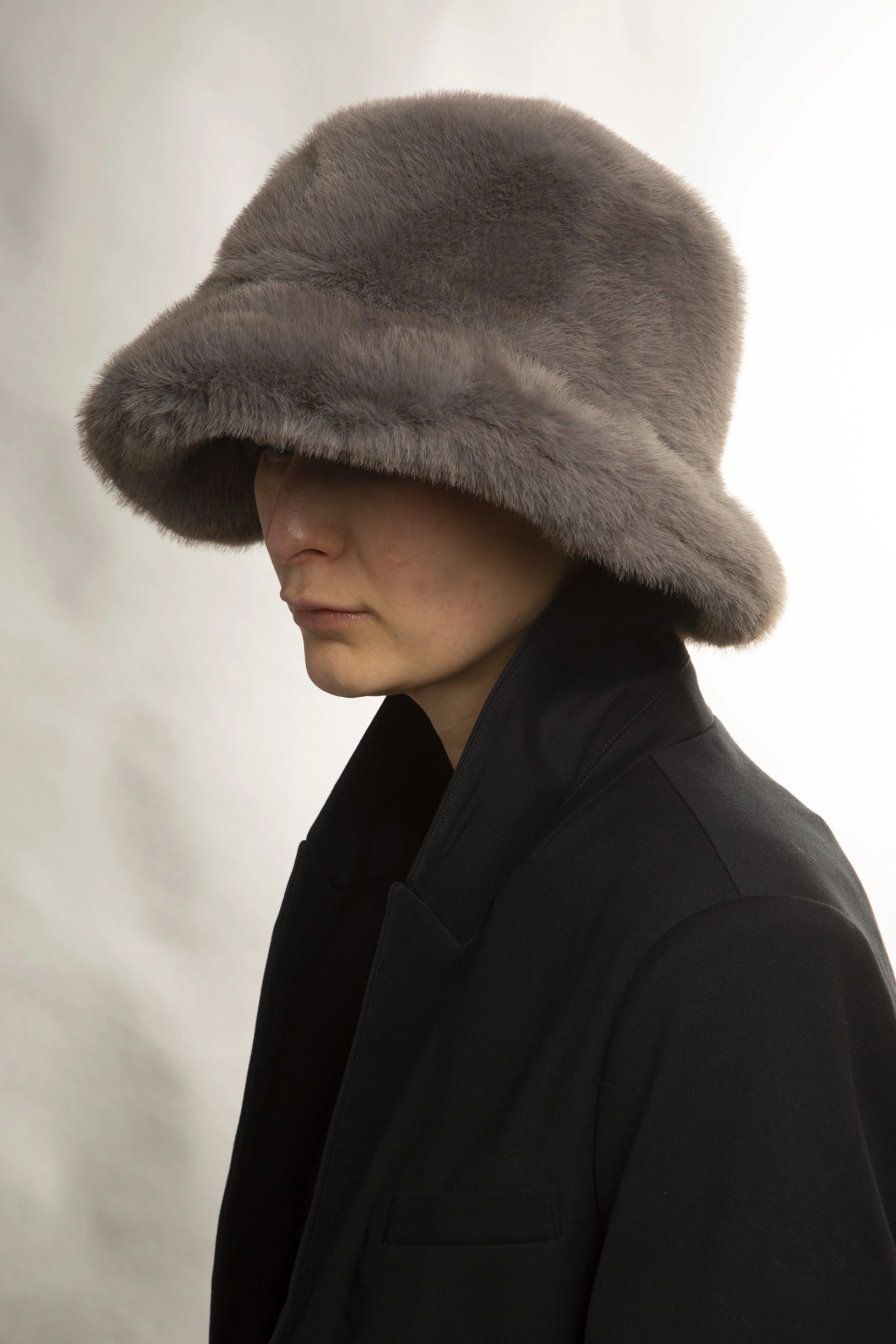 Molly grey Hat looking down2.jpg
