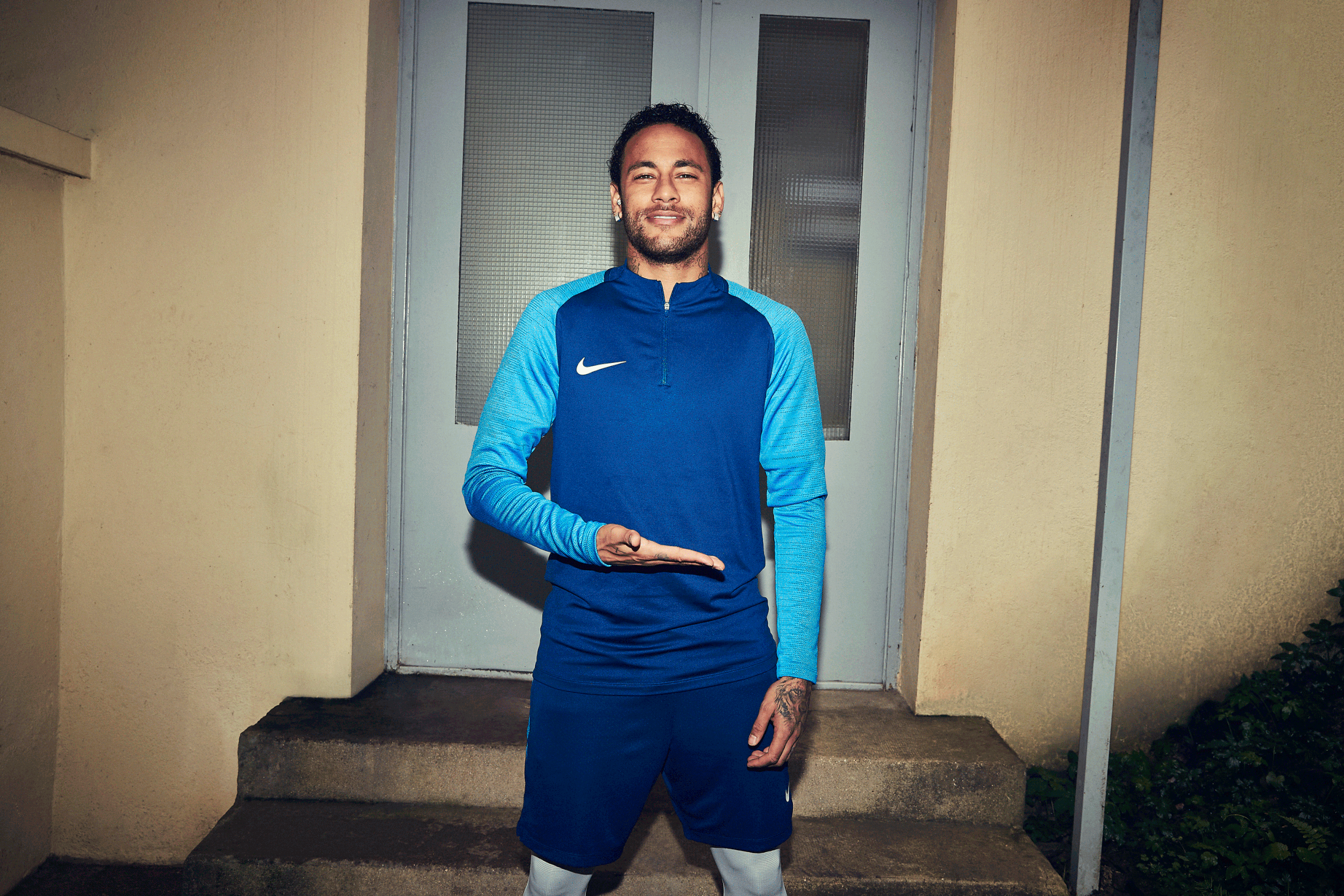 HO19_GFB_APLA_NEYMAR_GIF.gif