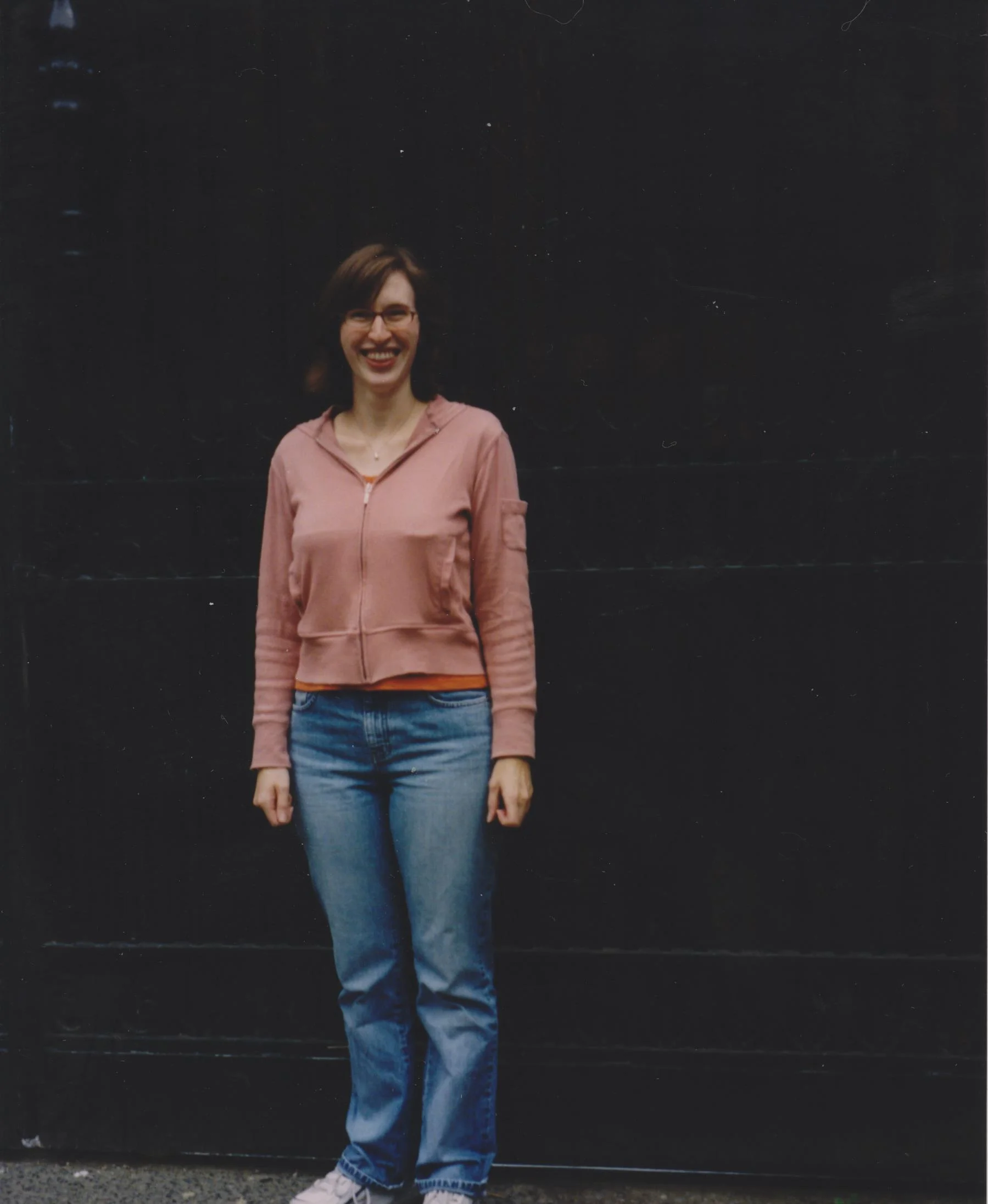 Me at the Gates of Chez Hewson, circa August 2003.