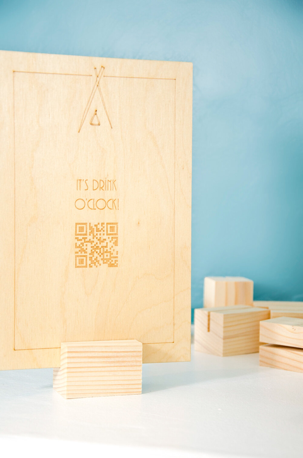 Menu QR code en bois sur-mesure