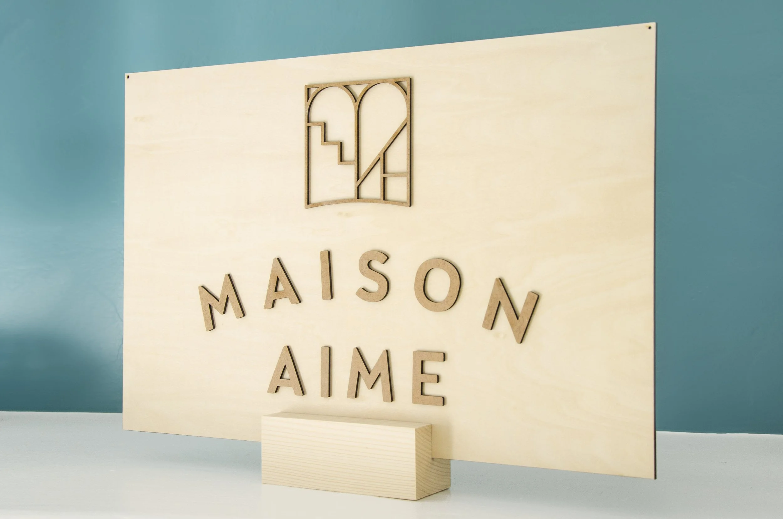 PLV en bois sur-mesure