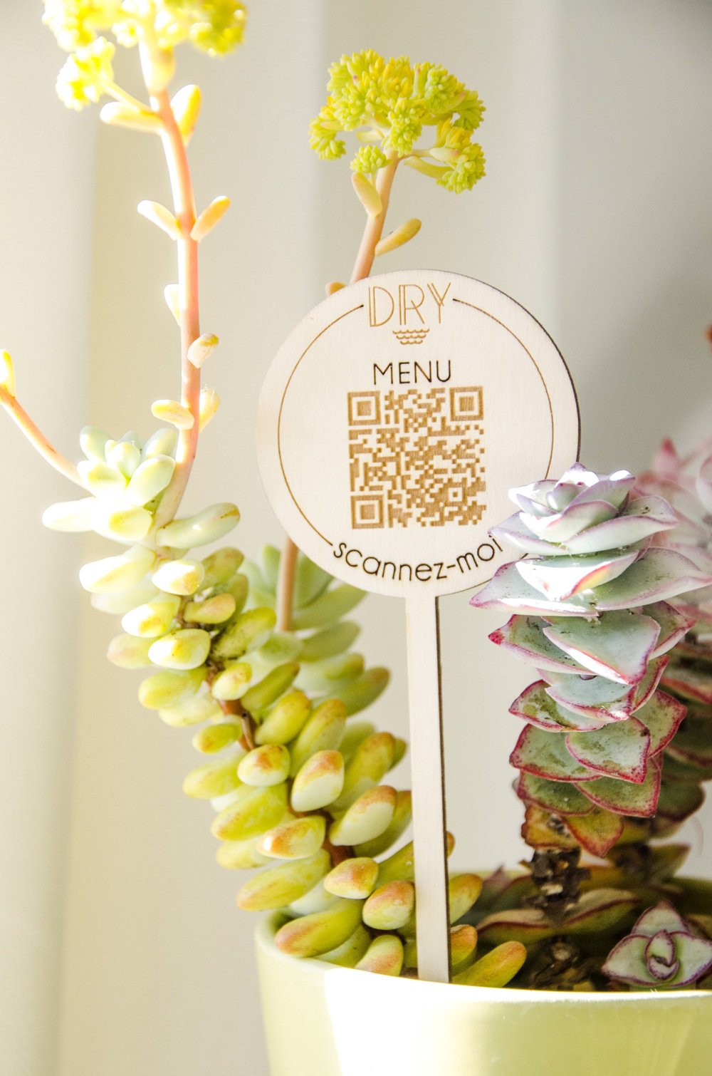 Carte des boissons avec qrcode en bois