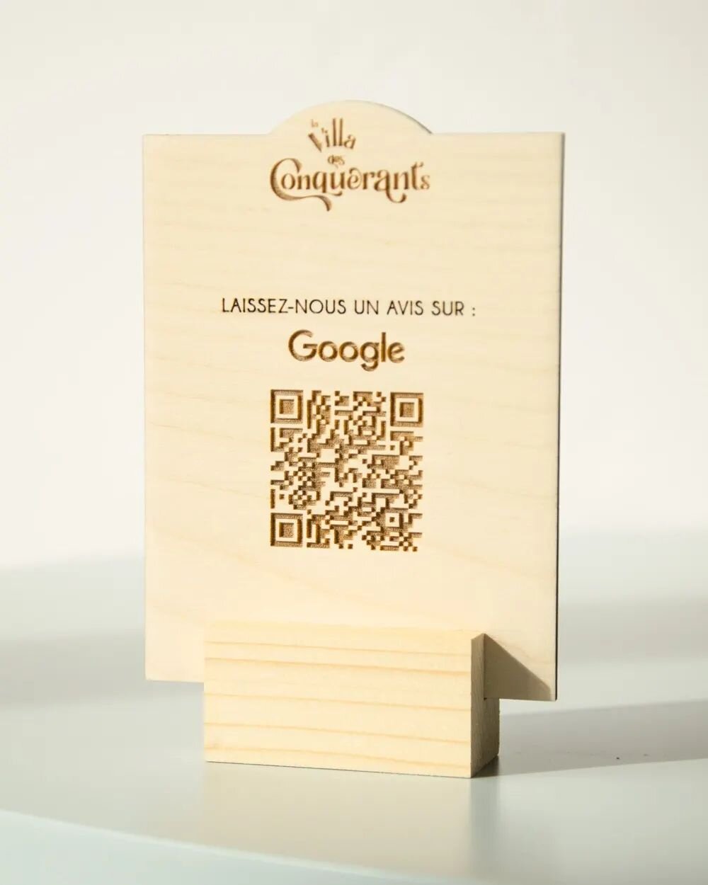 Un QRcode en bois pour inviter les clients &agrave; laisser un avis Google ⭐⭐⭐⭐⭐
Fabriqu&eacute; sur-mesure pour @lavilladesconquerants 
...
#madeinfrenchriviera #MadeInFrance #madeincotedazur #cotedazur #cotedazurfrance #branding #brandinginspiratio