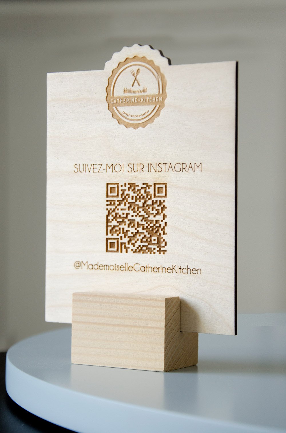 Menu en bois avec QRcode gravé au laser