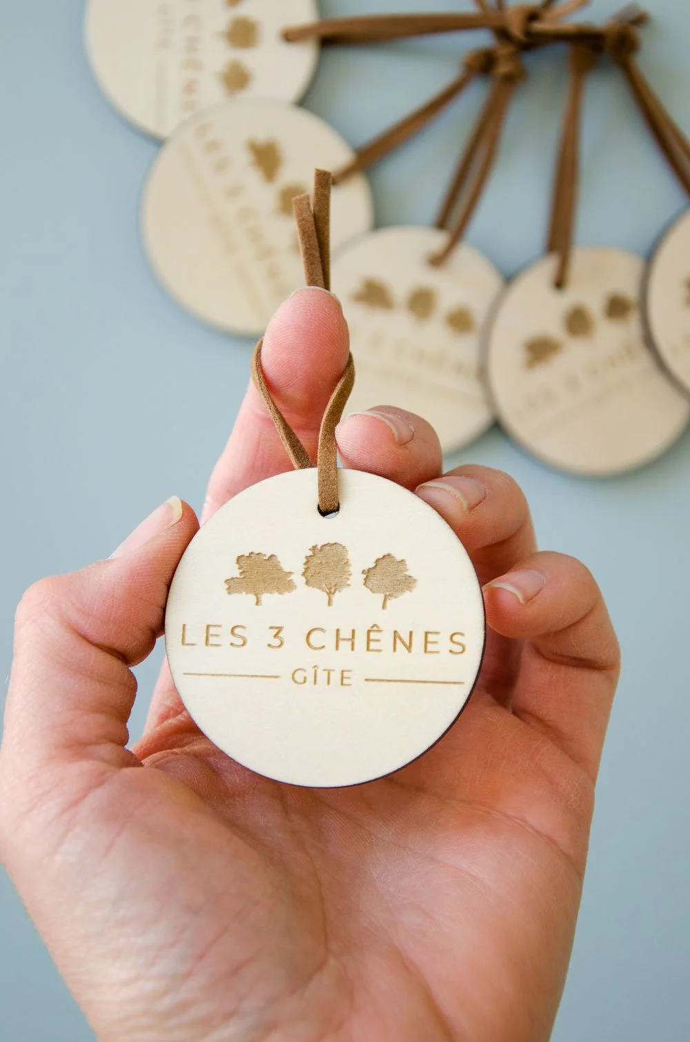 Porte-clef en bois personnalisé pour chambre d'hôtes