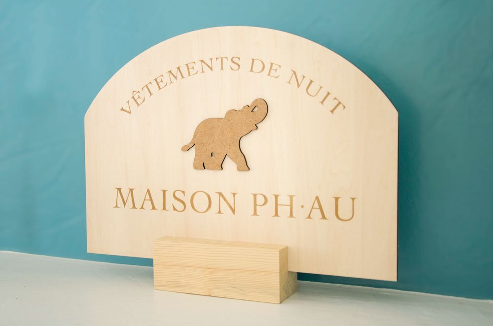 LOGO-EN-BOIS_DECOUPE-LASER_SUR-MESURE.jpg