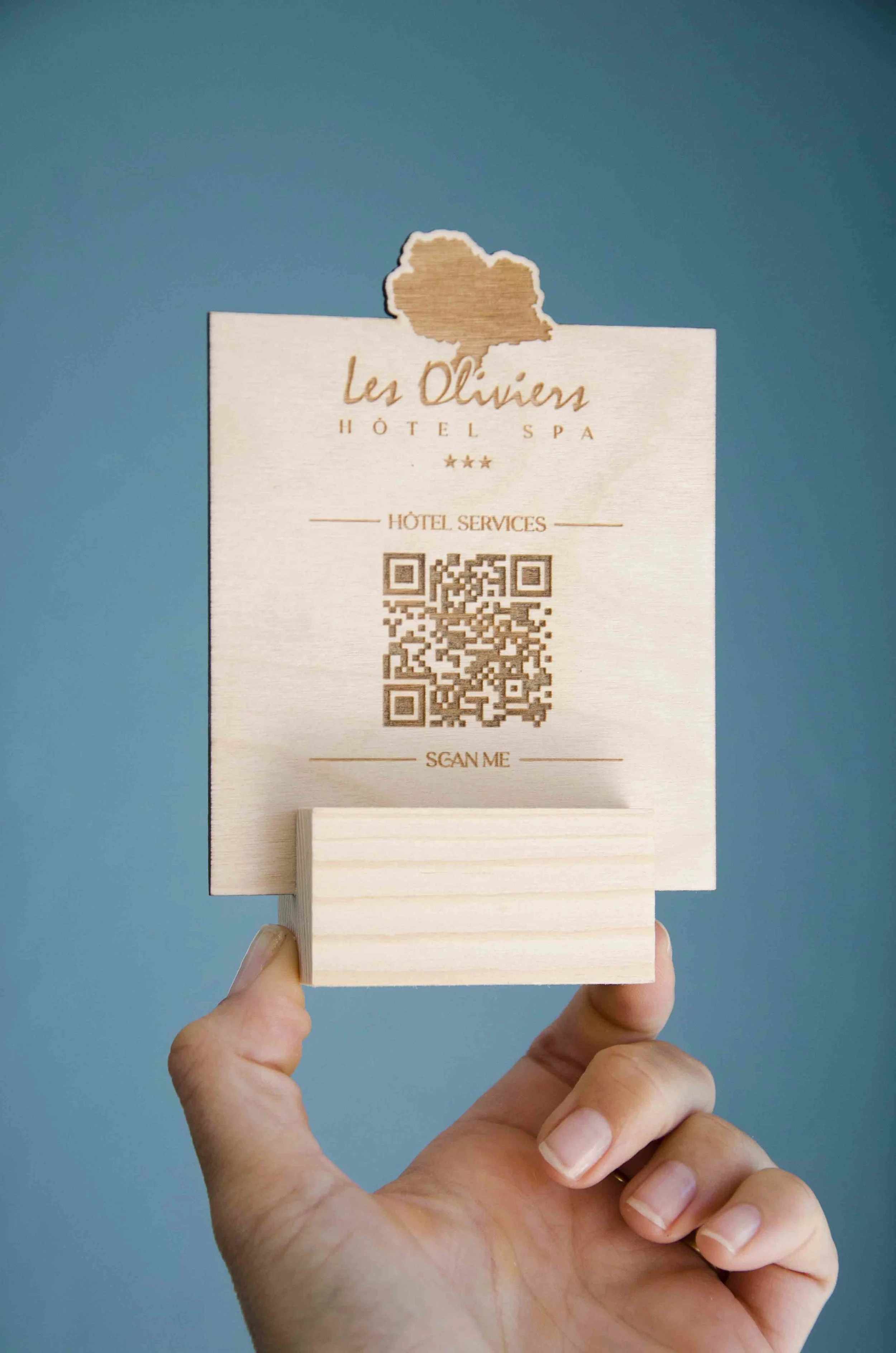 QRCODE-BOIS_SUR-MESURE_decoupe-laser_HOTEL_03.JPG