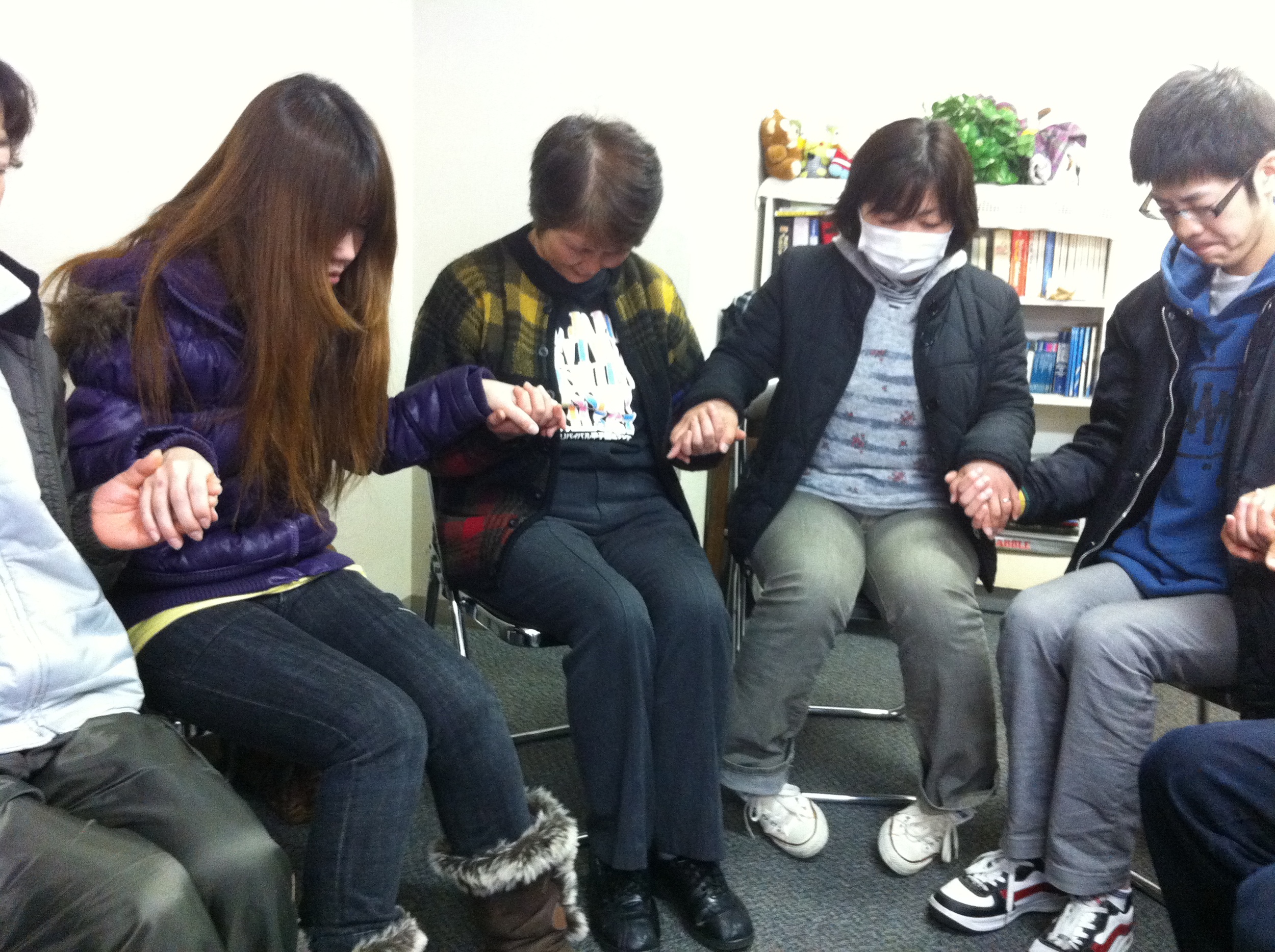 D8 Fukushima Evacs Praying.JPG