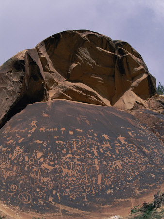 the rock petroglyphs at canyon lands :: the beautiful native american drawings on newspaper rock ~