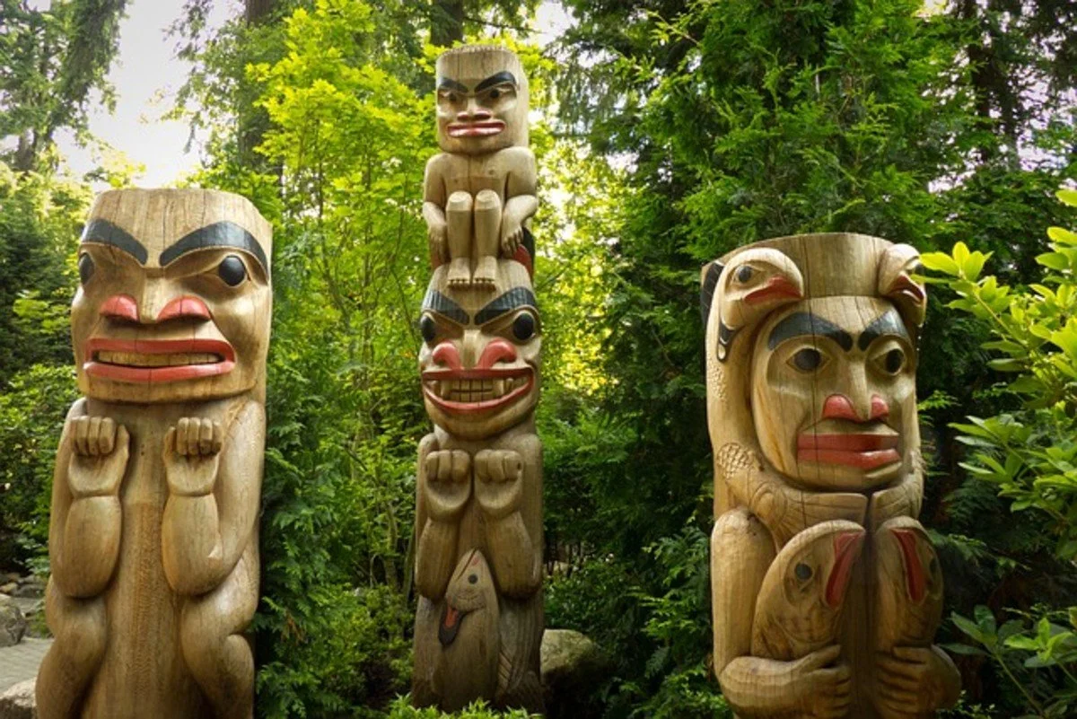 master-carvers-indigenous-peoples-and-the-traditions-of-the-pacific-northwest.jpg