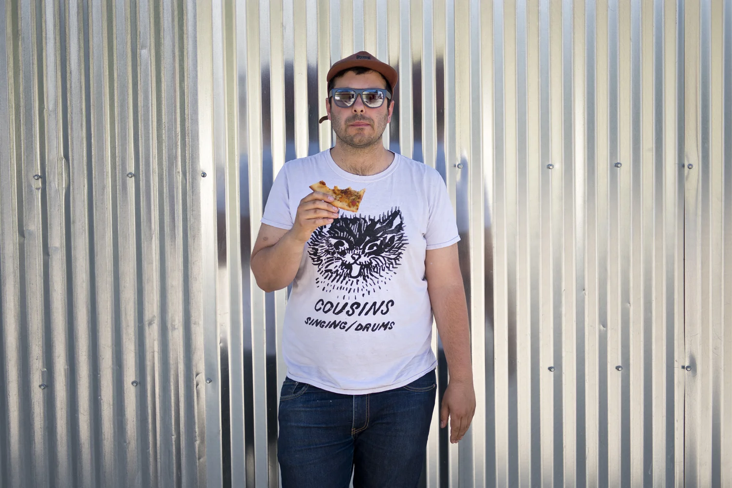Jona Barr Eats Pizza