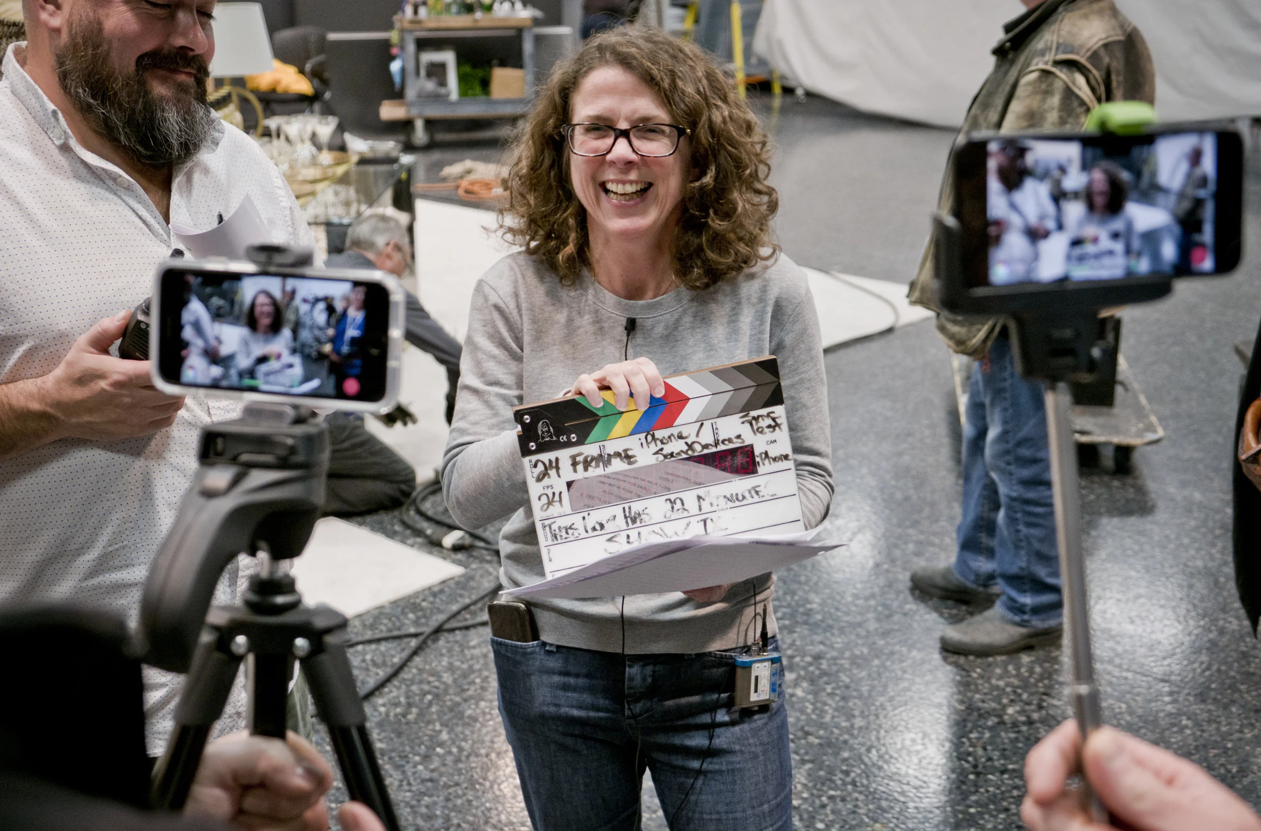 22Min-E09S25-SiobhanSlateSmile-BTS.jpg