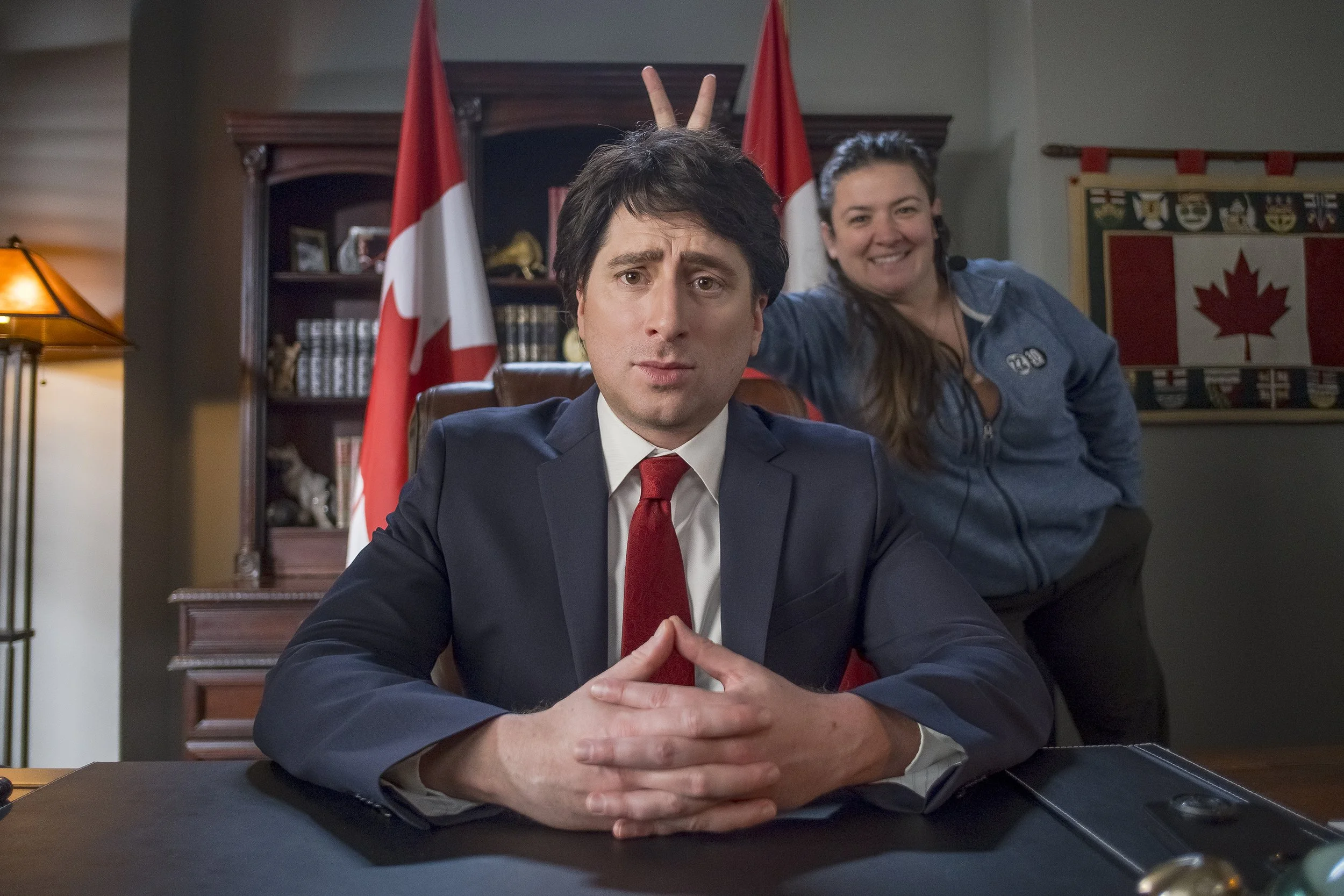 22Min-S31E23-ChrisTrudeauJessRabbitEars-BTS.jpg