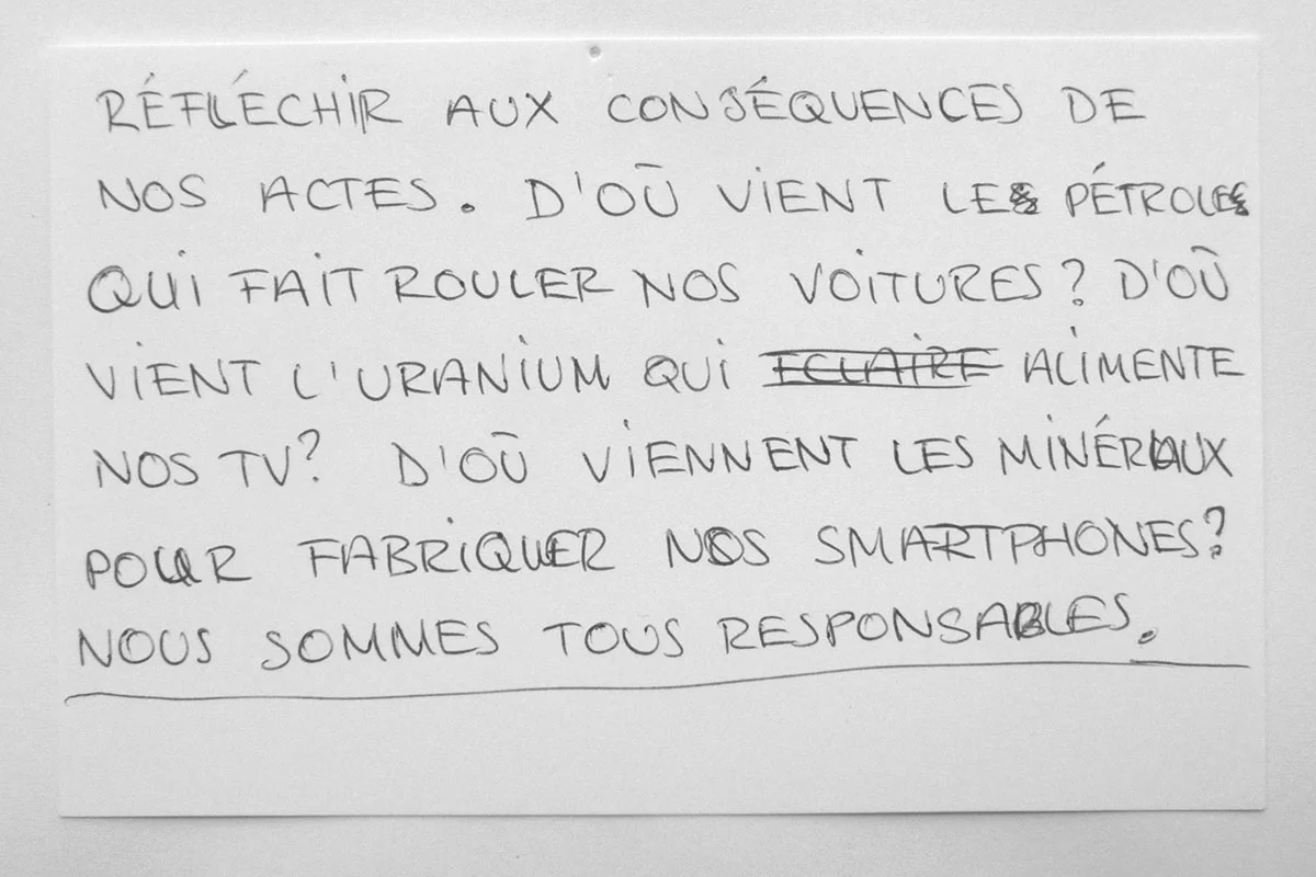 réponse donnée par un visiteur à la question "Et maintenant?" novembre 2015 - MacParis