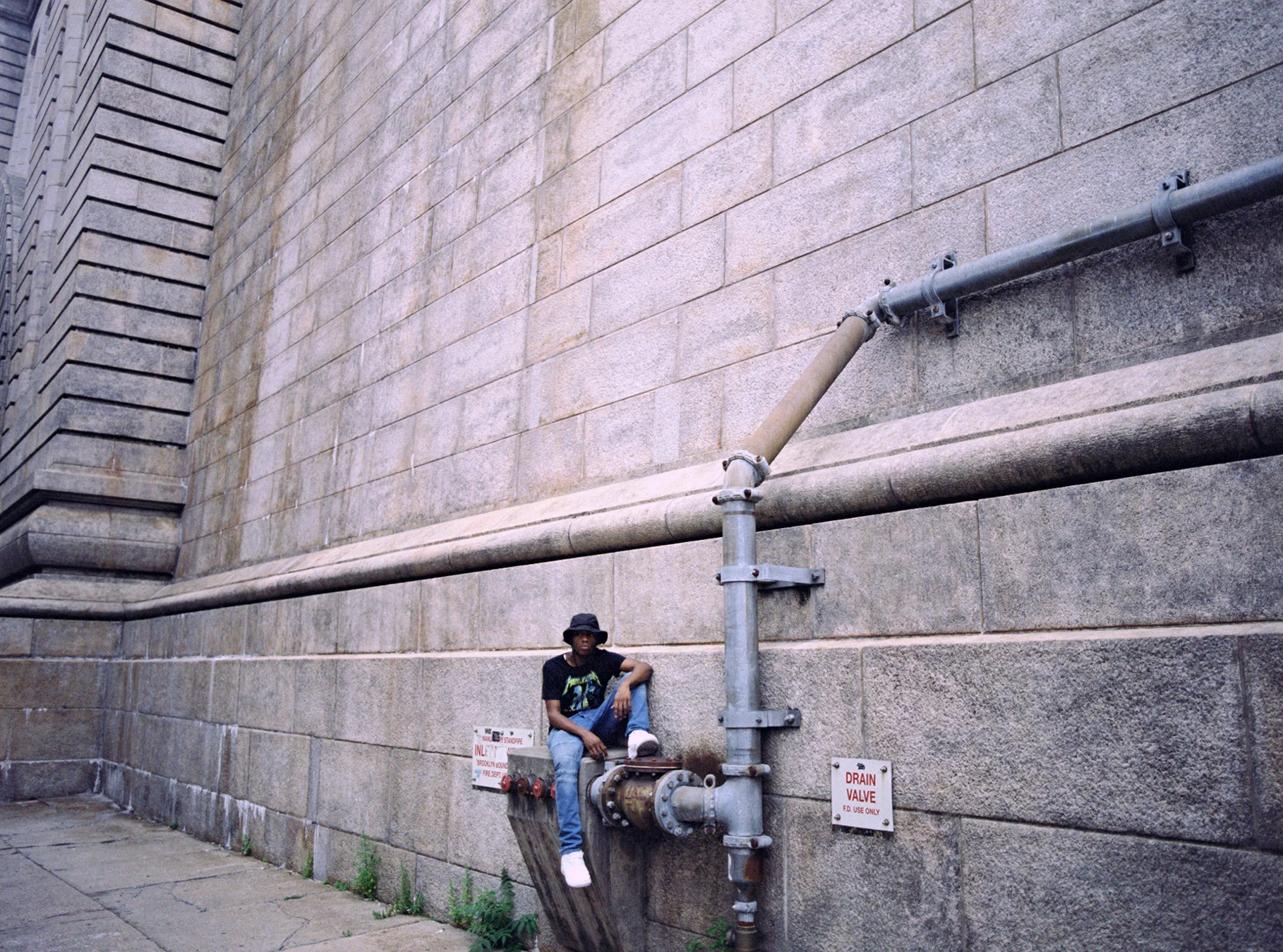 27 LOVEYOURZ - Shi Zen.jpg