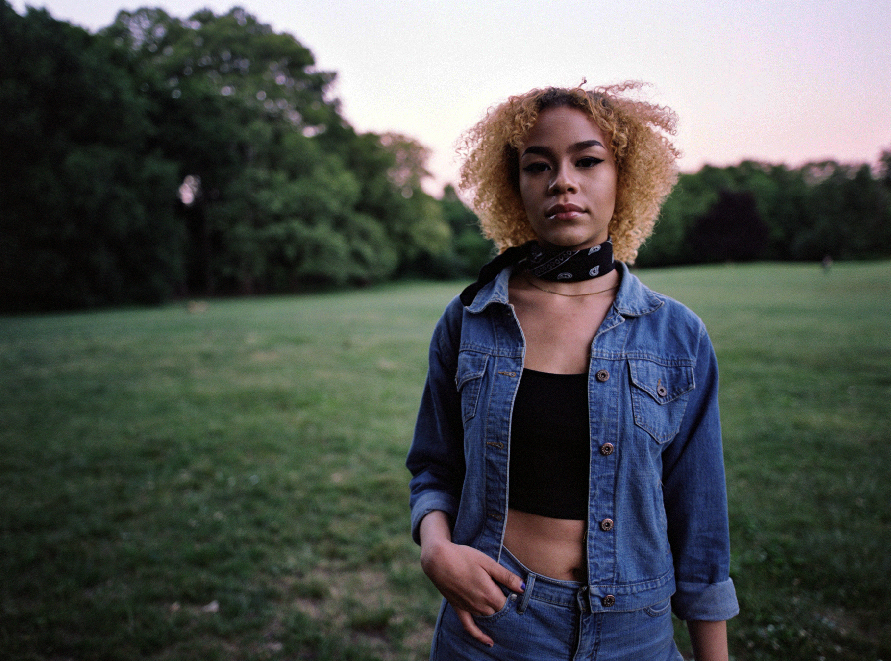 15 LOVEYOURZ - Leslie.jpg