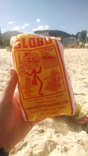 O biscoito Globo é o ícone do carioca. Quem nunca viu alguém vendo pelas praias do Rio de Janeiro? Existem outras praias brasileiras que possuem seus próprios produtos regionais?